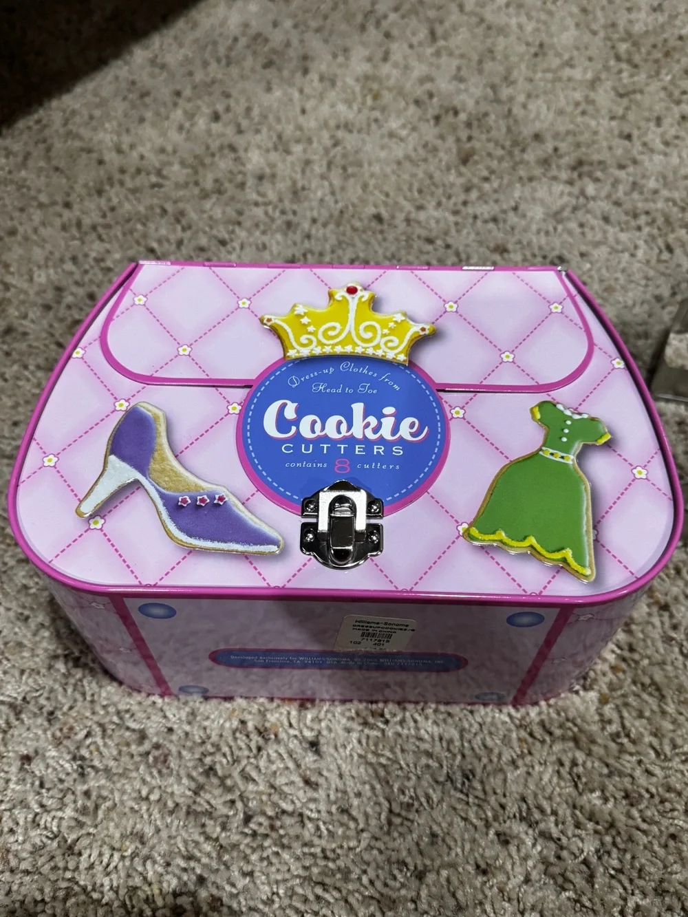 New Williams Sonoma dress up clothes cookie cutter set in pink tin purse